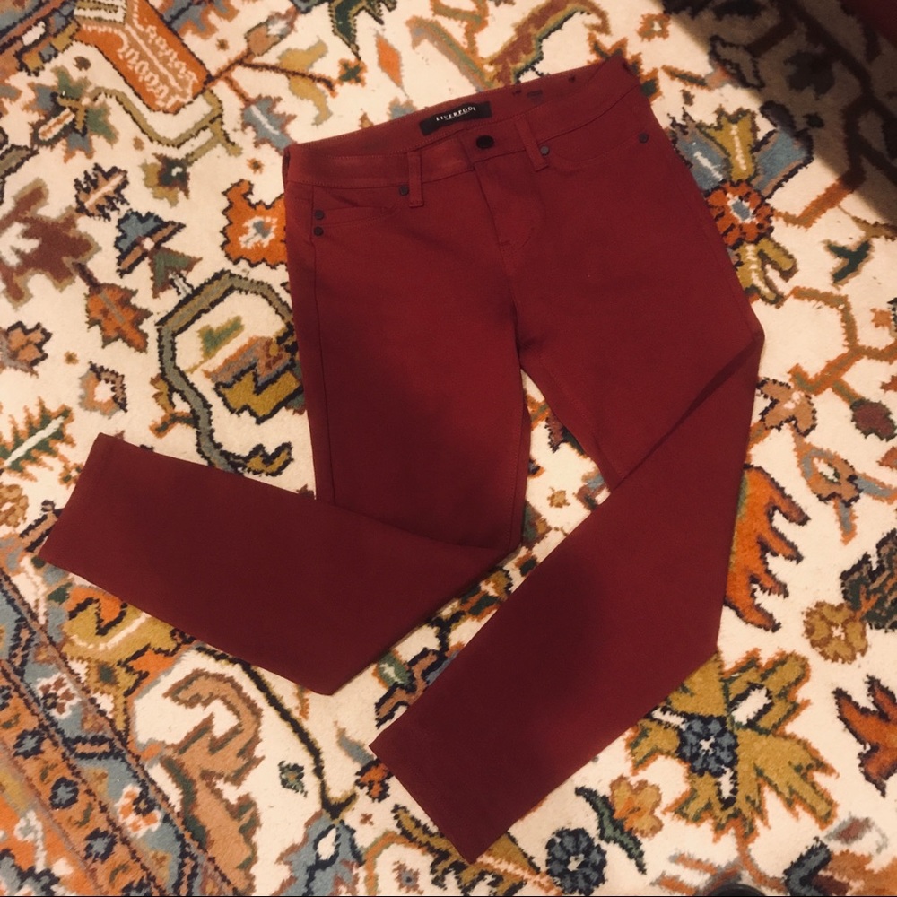 🎁 Brand new! Stretch jeans in burgundy